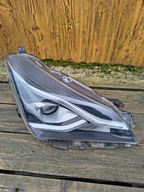 TOYOTA YARIS 3 PRAWA LAMPA PRZÓD LIFT LED 2017- Europa