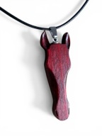 Naszyjnik koń drewno bukowe burgund ręcznie rzeźbiony skóra naturalna