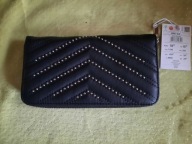 Portfel damski czarny ozdobny ćwiekami Reserved