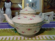 antyk -cudny dzbanek KPM Berlin fason Kurland