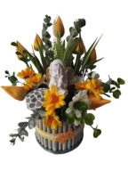 Stroik cmentarz wiosna anioł w tulipanach drewno