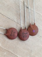 Kondensator ceramiczny 330 pF, K, 25 V