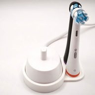 PodstawkaOral-B iO(6) na ładowarkę i 2 końcówki kolorowe pierścienie (L)