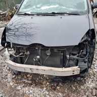 maska przod przednia toyota corolla verso II 04-09 kod 209