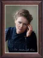 Obraz Maria Skłodowska-Curie portret z podpisem w drewnianej ramie szkło