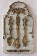 Deska ozdobna ze sztućcami