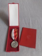 ODZNACZENIE MEDAL 40-LECIA POLSKI LUDOWEJ WALKA PRACA SOCJALIZM KOMPLET PRL