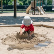 Piasek do piaskownicy z atestem 20 kg czysty drobny premium niebrudzący