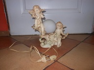 ŁADNA LAMPKA NOCNA Z AMORKAMI