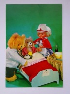 Zabawki jak z bajki - miś lekarz a lalka pielęgniarka - pocztówka