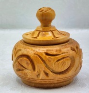 Indie, mały rzeźbiony pojemnik, dekielek na gwint