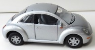 MODEL-AUTKO-VOLKSWAGEN NEW BEETLE-KiNSMART 1:32