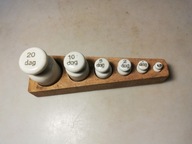 ODWAŻNIKI PORCELANOWE PORCELITOWE KOMPLET 20 DAG - 1/2 DAG Z PRL-u 1979 rok