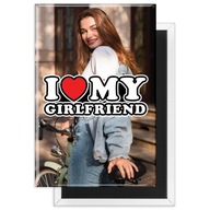 MAGNES PREZENT na WALENTYNKI DLA DZIEWCZYNY napis „I <3 MY GIRLFRIEND”