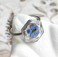 Pierścionek regulowany z kwiatami niezapominajki, prezent na urodziny