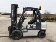 wózek widłowy NISSAN FG30 LPG 3000kg Triplex 4.75m pozycjoner 6100mtg