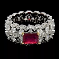 PERŚCIONEK Z NATURALNYM RUBINEM