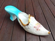 KOLEKCJONERSKA FIGURKA PORCELANOWA BUT BUCIK