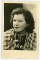 NOWY SĄCZ - PORTRET KOBIETY W ATELIE