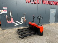 Paleciak elektryczny Toyota BT 2021 r Lwe 130 lekki wózek na samochód