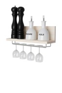 Drewniana półka z relingiem na kieliszki – styl kuchenny naturalny