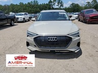 Audi e-tron 2022, Premium, 4x4, od ubezpieczalni Elektryczny 355KM