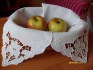 Serwetka do koszyczka na pieczywo -ręczny haft richelieu