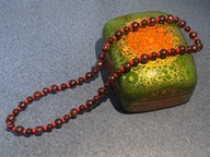 BRĄZOWE KORALE JEDNORZĘDOWE 60CM NASZYJNIK BRAZOWO CZERWONY