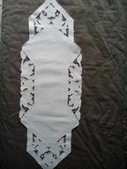 Duży bieżnik -ręczny haft richelieu