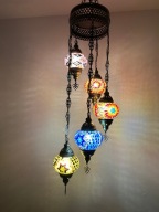 5 żyrandoli z mozaiki szklanej wykonanych z tureckich mozaik.