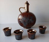 CHODZIEŻ KARAFKA Z 4 KIELISZKAMI PORCELIT CERAMIKA SZKLIWIONA VINTAGE PRL
