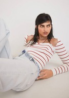 M A N G O sweterek paski prążkowany czerwony coquette kwiat róża aplikacja