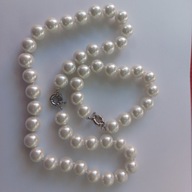 BIALE PERLY SHELL KOLIA BRANSOLETKA