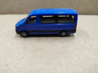 Bus osobowy Crafter Volkswagen, niebieski, 1/87