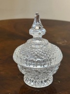 Stara kryształowa bombonierka