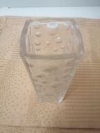 Mały wazonik, grube szkło, wykopki domowe z lat PRL-u.