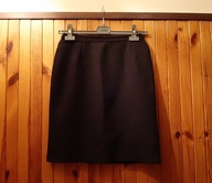 Wąska miniówa z grubego materiału na podszewce