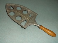 PODSTAWKA POD ŻELAZKO Sygnowana MPT - PRL - Starodawna podstawka