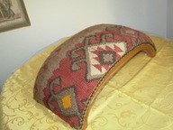 ELEGANCKI PODNÓŻEK PATCHWORK