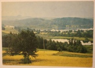 POJEZIERZE SUWALSKIE. Krajobraz okolic Smolniki; w głębi Cisowa Góra