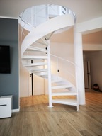 Schody kręcone na słupie- balustrady kute