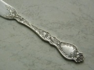 # Piękny posrebrzany nożyk do masła #