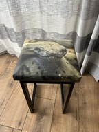 TABORET, krzesło, ekoskóra z nadrukiem, wąż Boa , 33x33cm, wys. 55cm