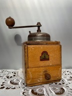 Stary drewniany młynek Armin Trosser