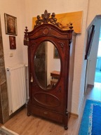 Piękna bieliźniarka szafa z lustrem - eklektyzm