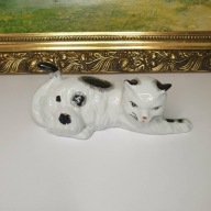 Figurka porcelanowa kot leżący biało czarny vintage 15 cm