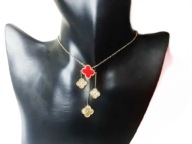 Naszyjnik Łańcuszek Czerwony Kwiat Koniczyna Cyrkonie Stal Chirurgiczna