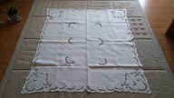 Śliczny haftowany obrus z polskiego lnu - 128cm x 112cm !!