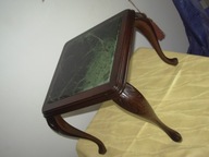 UROCZY ELEGANCKI STOLICZEK KWIETNIK