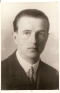 MĘŻCZYZNA -PORTRET -fotografia -format pocztówkowy
